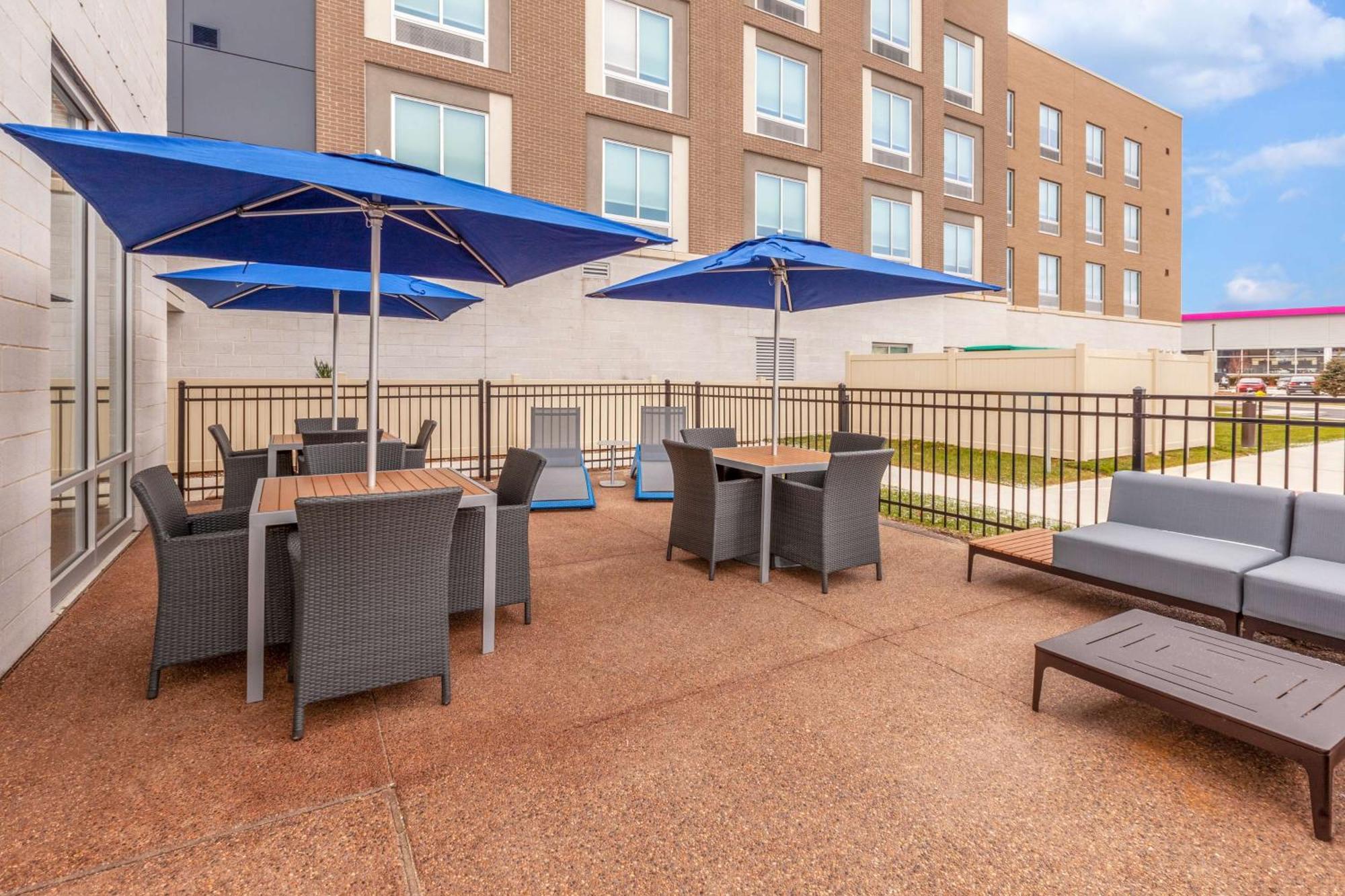 Hampton Inn & Suites Bloomfield Hills Detroit エクステリア 写真